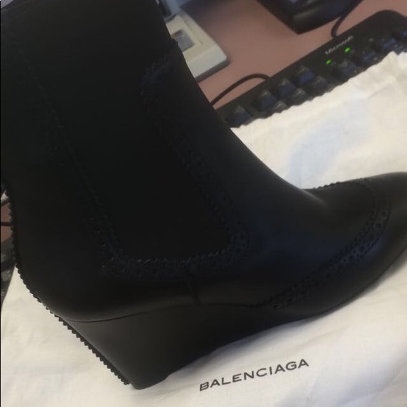Boots - Picture 1 of 8